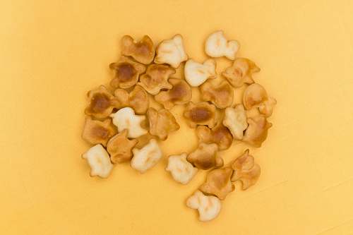 popcorn white and brown stone fragment item