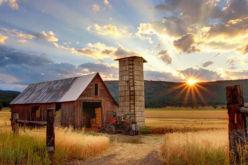 barn brown house tractor