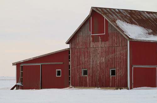 building red barn farm