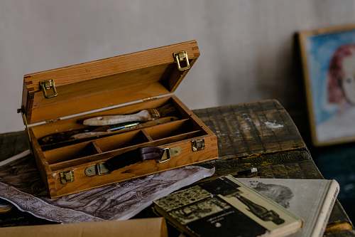furniture painbrush in box treasure