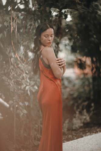 apparel women's red satin long-dress evening dress