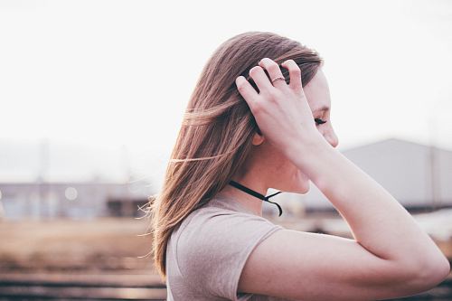 boken photography of woman
