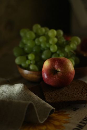 red apple close-up photography