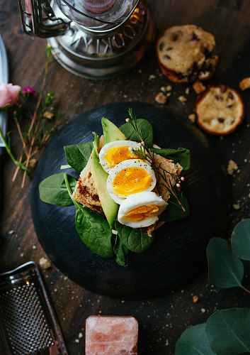 sandwich with boiled egg