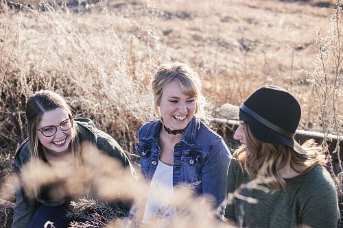 three women taking groupie