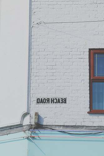 wall Beach Road signage at daytime beach road