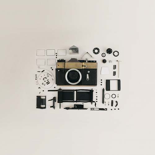 camera black and gray camera kit tech