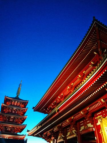 architectural photo of a temple in Asakusa at dusk