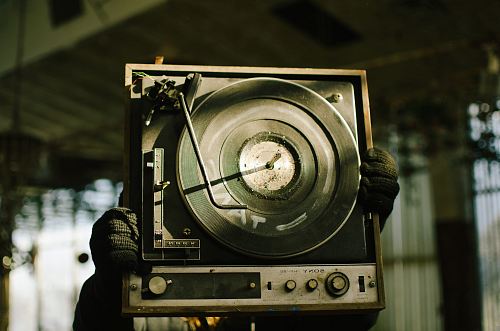 black and brown vinyl turntable
