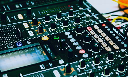 black audio mixer