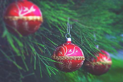 nassau red and beige Christmas baubles the bahamas