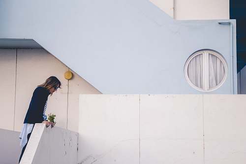 grey woman looking down villa gesell
