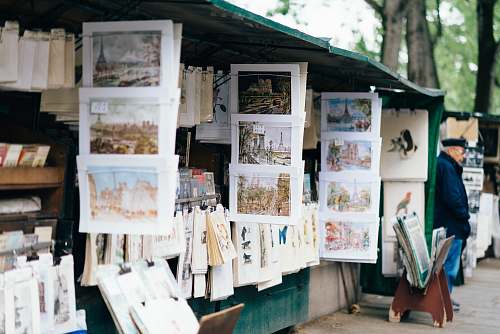 newsstand white photo frames shop
