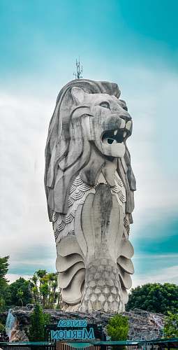 statue Sentosa Merlion at daytime sculpture