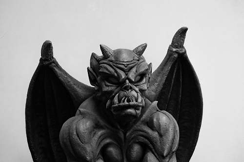 sculpture gargoyle statue statue