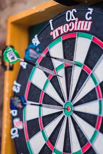 game dart pins in board startup